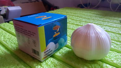 Garlic Press Sharpener Device – Portable Manual Ginger, Chili & Garlic Crusher, Masher, Chopper & Grinder for Kitchen Use